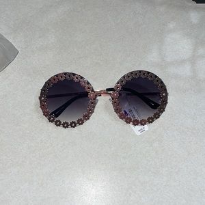Versona round daisy rose gold glasses Nwt